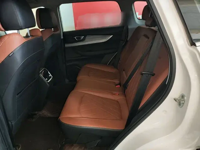 Chery Tiggo 8 PLUS Kunpeng e+ — Фото автомобиля 16