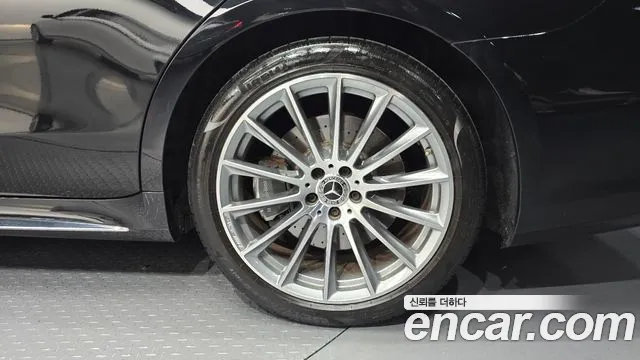 Mercedes-Benz S-Class — Фото автомобиля 20