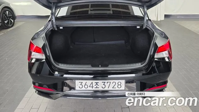 Hyundai AVANTE Avante (CN7) — Фото автомобиля 20