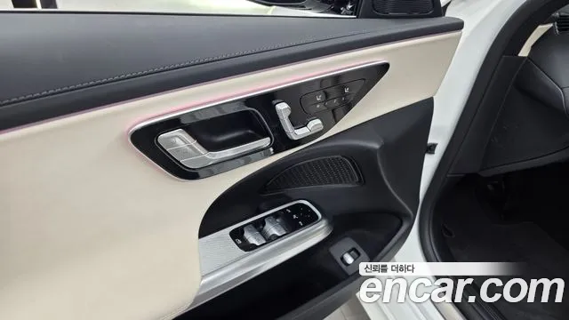 Mercedes-Benz E-Class — Фото автомобиля 23