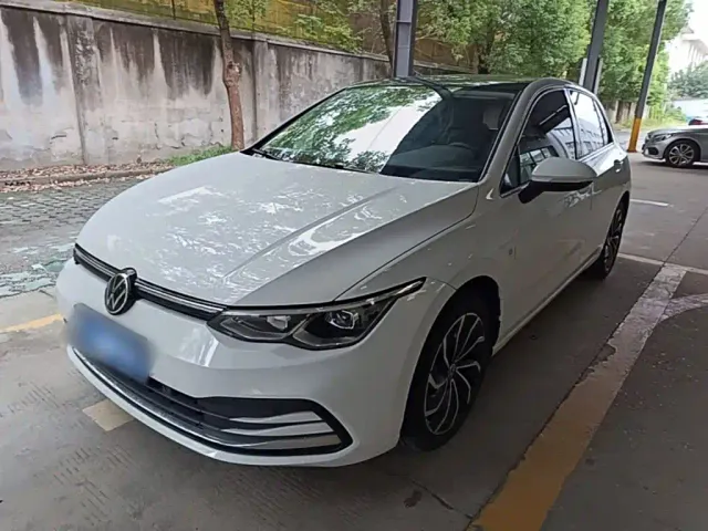 Фотография автомобиля — Volkswagen Golf