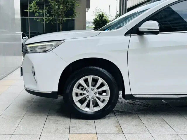 Haval M6 — Фото автомобиля 21