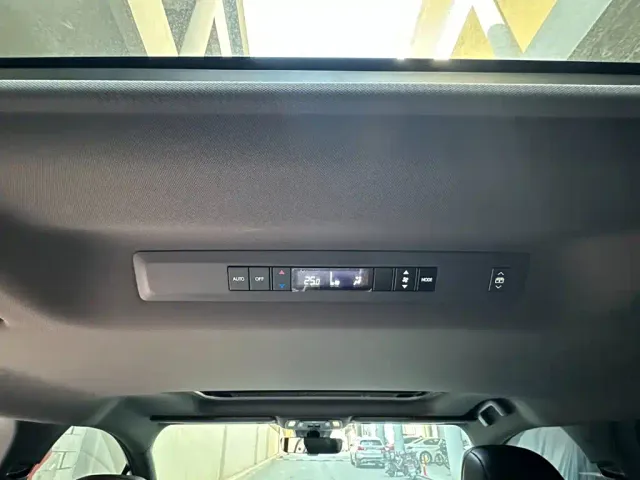 Toyota Granvia — Фото автомобиля 16