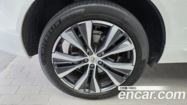 Вольво XC60 — Фото автомобиля 5