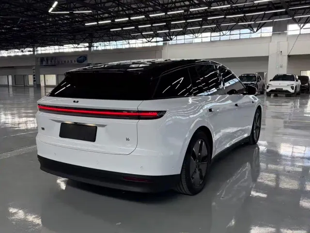 Li Auto i6 — Фото автомобиля 5