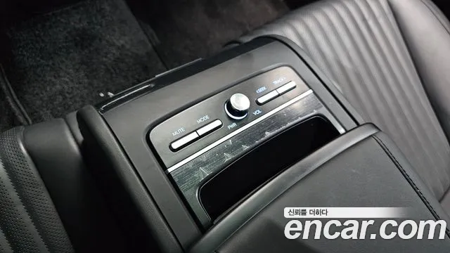 Hyundai Grandeur GN7 — Фото автомобиля 29