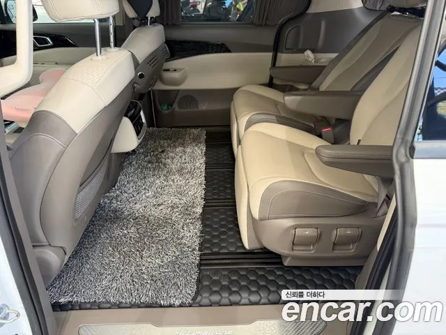 Kia Canival Новый Carnival 4 поколение Бензин 7 мест Hi-Limousine — Фото автомобиля 13