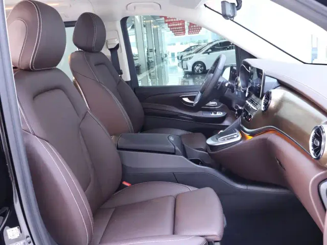 Mercedes-Benz V-Class — Фото автомобиля 21