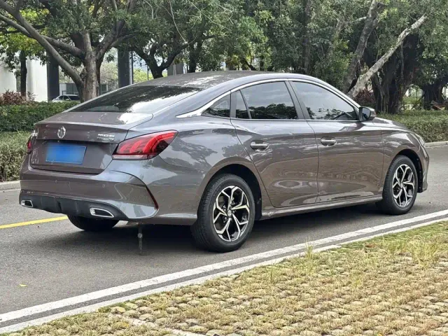 MG 5 — Фото автомобиля 6