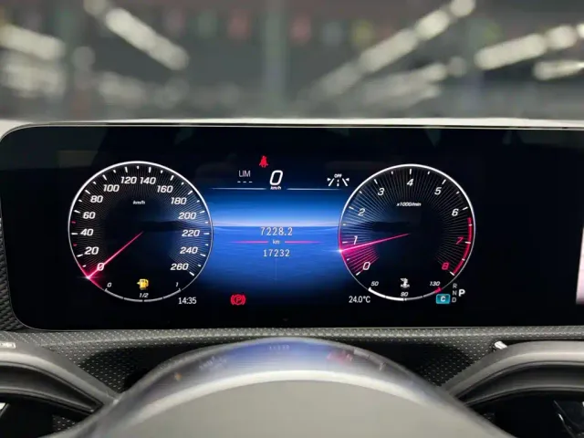Mercedes-Benz A-Class — Фото автомобиля 11