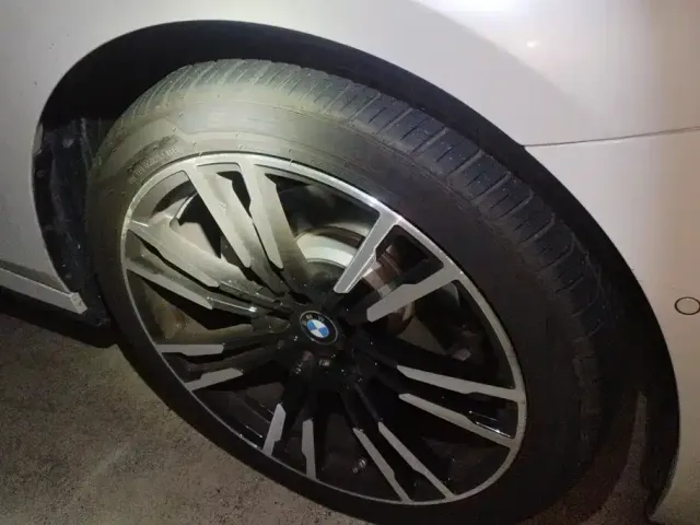 BMW 5 Series — Фото автомобиля 6