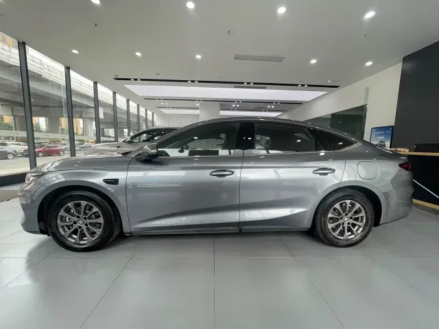 BYD Qin L — Фото автомобиля 4