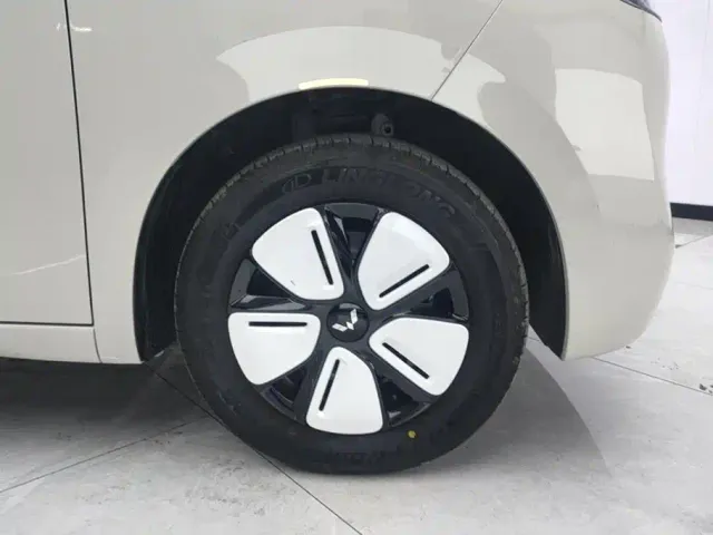Wuling Hongguang Mini EV — Фото автомобиля 6