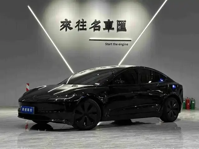 Фотография автомобиля — Tesla Model 3