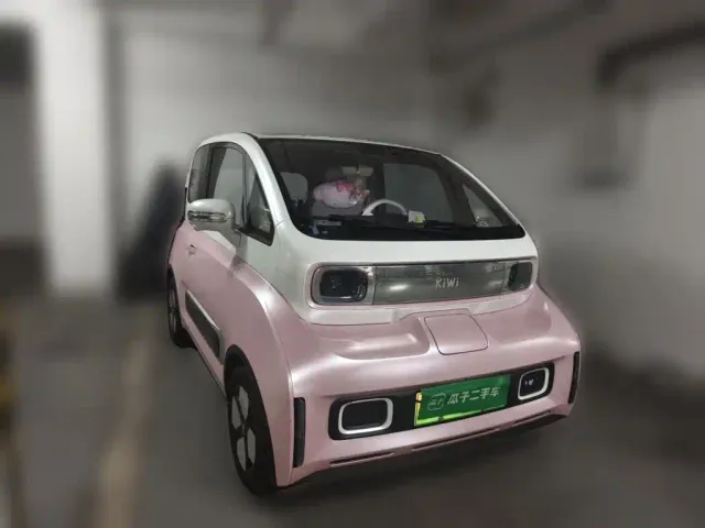 Baojun KiWi EV — Фото автомобиля 2