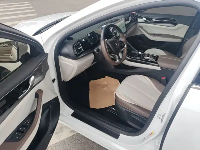 BYD Qin PLUS — Фото автомобиля 15