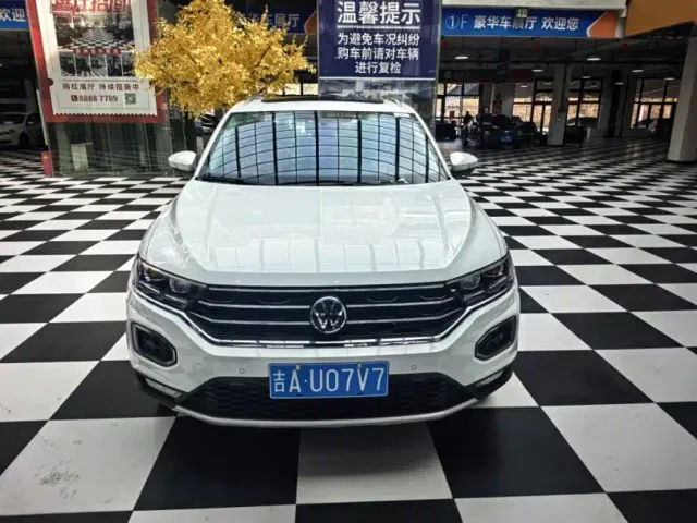 Фотография автомобиля — Volkswagen T-Roc