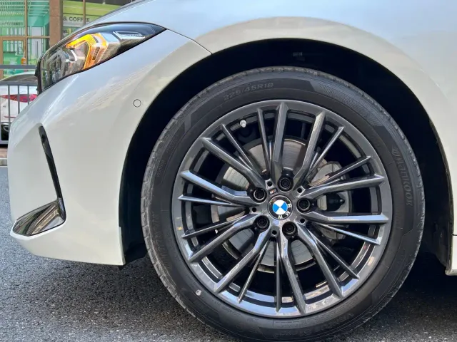 BMW 3 Series — Фото автомобиля 27