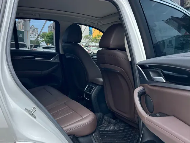 BMW X3 — Фото автомобиля 18