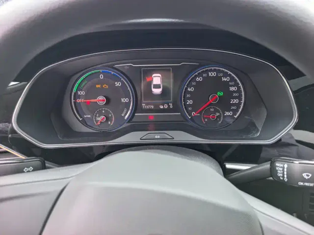 Volkswagen Passat — Фото автомобиля 10