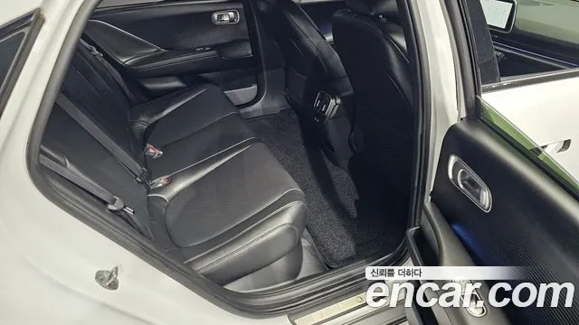 Hyundai Ioniq 6 — Фото автомобиля 11