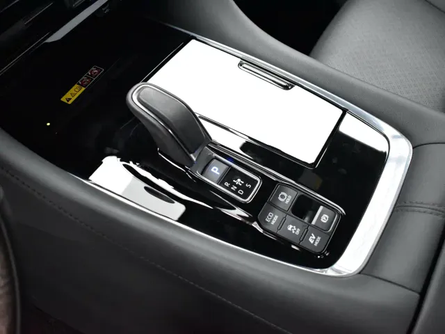 Toyota Alphard — Фото автомобиля 12