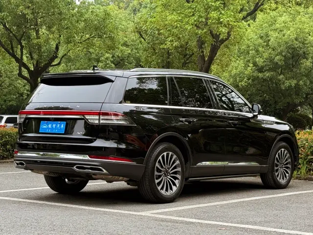 Lincoln Aviator — Фото автомобиля 5