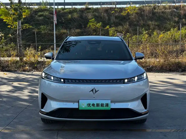 Dongfeng eπ 008 — Фото автомобиля 3