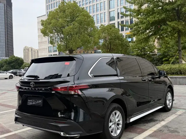 Toyota Granvia — Фото автомобиля 4