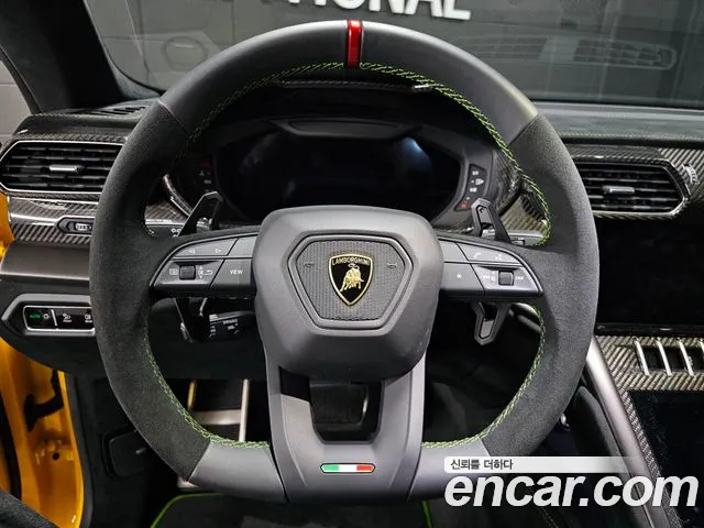 Lamborghini Urus — Фото автомобиля 11