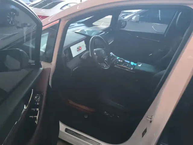 GAC Trumpchi M8 — Фото автомобиля 12