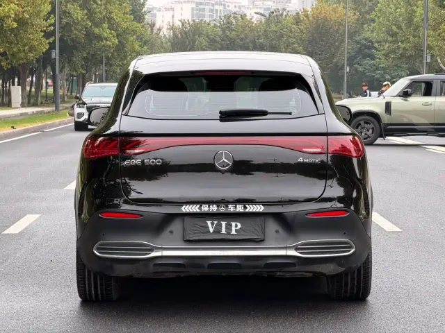 Mercedes-Benz EQE SUV — Фото автомобиля 12
