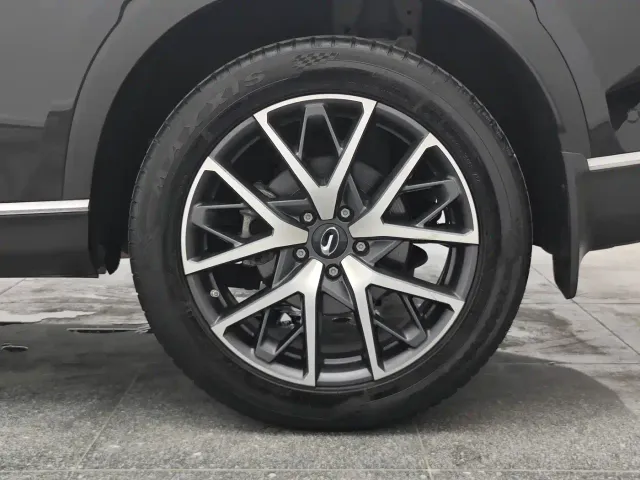 GAC Trumpchi GS8 — Фото автомобиля 13