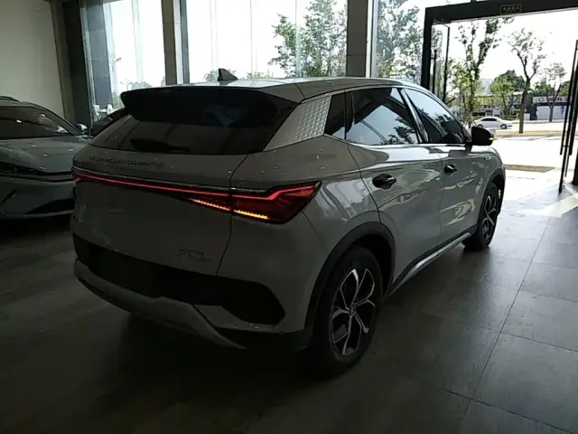 BYD Yuan PLUS — Фото автомобиля 6