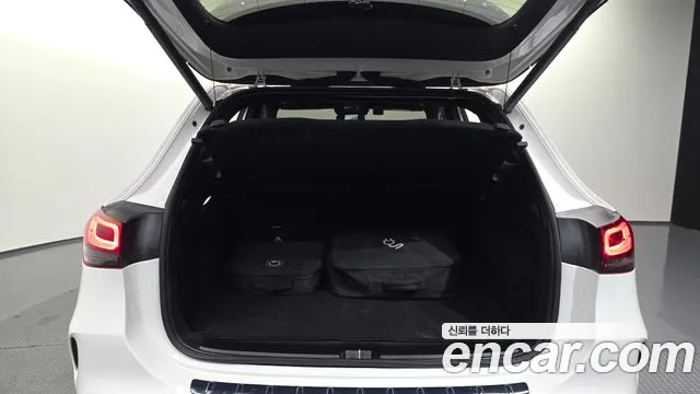 Mercedes-Benz EQA — Фото автомобиля 19