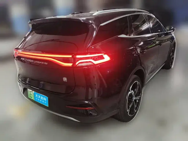 BYD Tang — Фото автомобиля 2