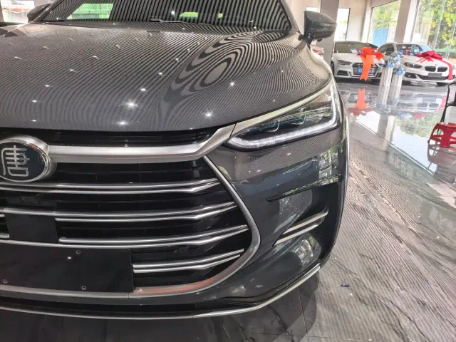 BYD Tang — Фото автомобиля 27