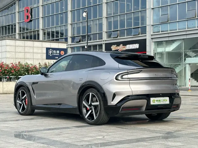 Xiaomi YU7 — Фото автомобиля 4