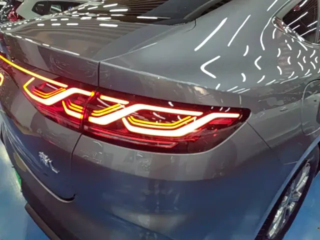 BYD Qin L — Фото автомобиля 7