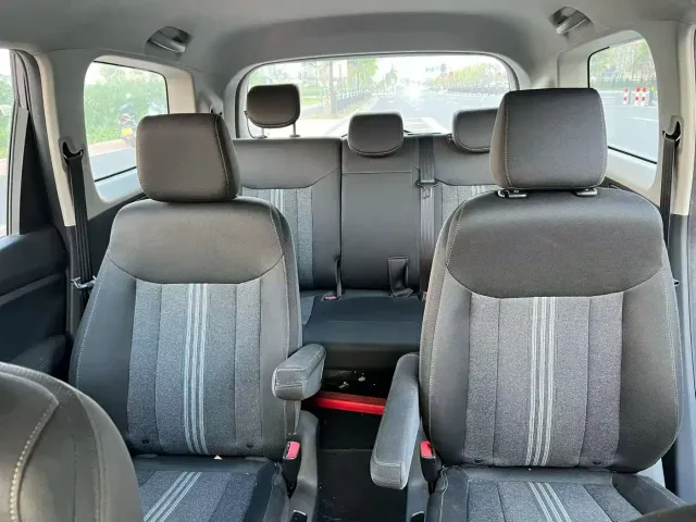 Wuling Jiachen — Фото автомобиля 3