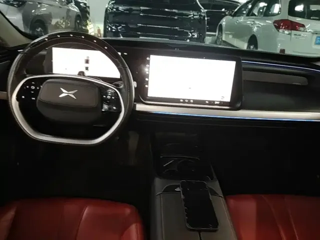 Xpeng P7 — Фото автомобиля 4