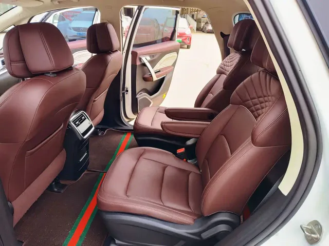Geely Jiaji — Фото автомобиля 9