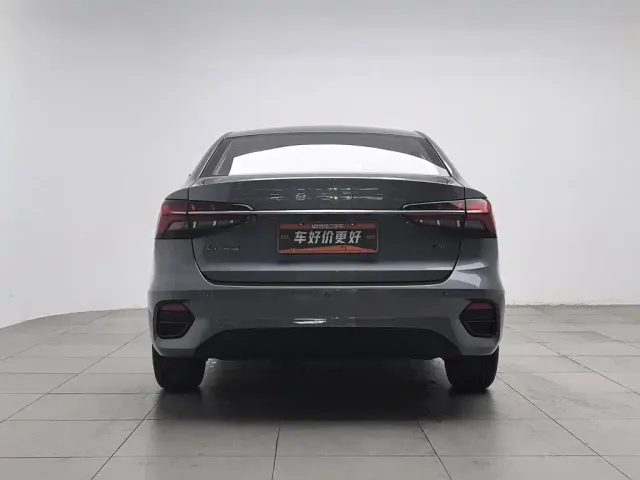 Roewe i5 — Фото автомобиля 4
