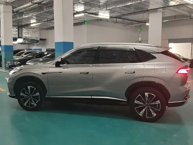 Roewe RX5 — Фото автомобиля 26