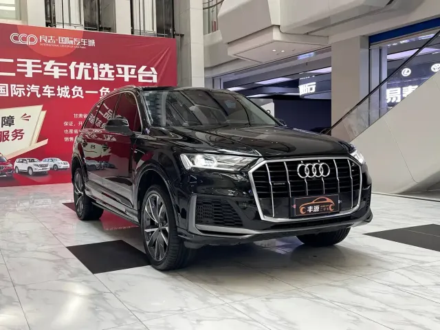 Audi Q7 — Фото автомобиля 3