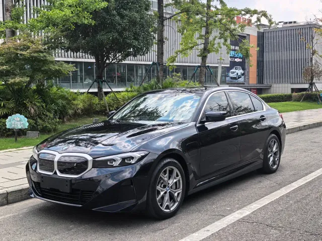 Фотография автомобиля — BMW i3