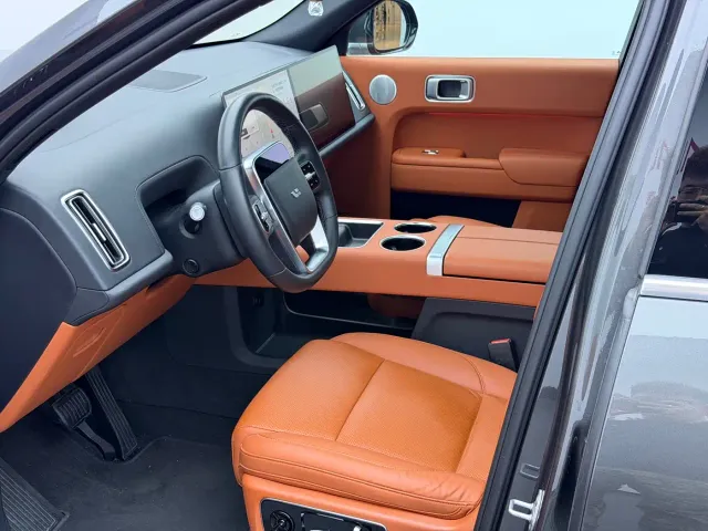 Li Auto L9 — Фото автомобиля 4