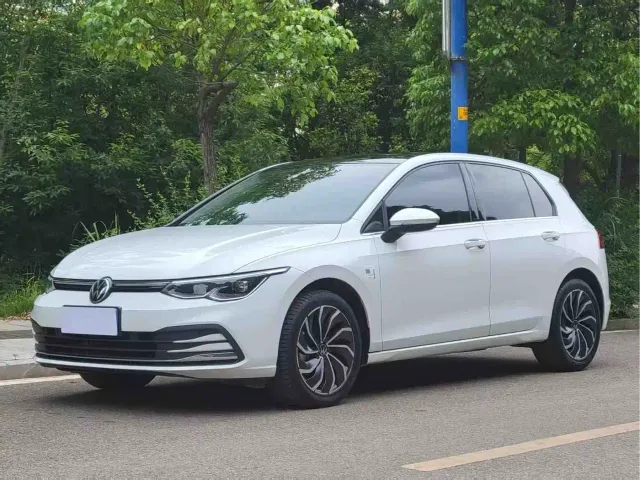 Фотография автомобиля — Volkswagen Golf