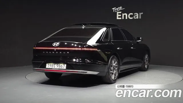 Hyundai Grandeur Grandeur (GN7) 2.5 Бензин 2WD — Фото автомобиля 2
