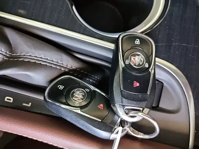 Buick Envision Plus — Фото автомобиля 8
